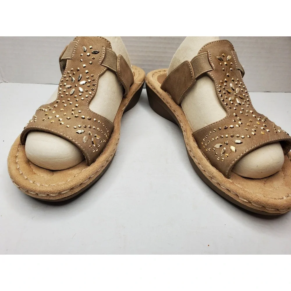 Mountain Sole Karen Sandal Tan Fabric w/Silver Rhinestones Sz 6.5M New Fast Ship